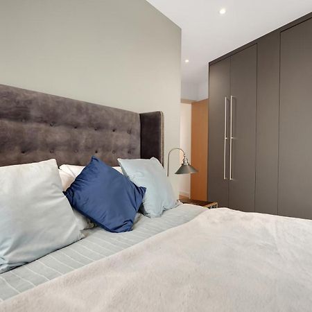 Modern And Spacious Penthouse Apartment In Putney With Free Parking ロンドン エクステリア 写真
