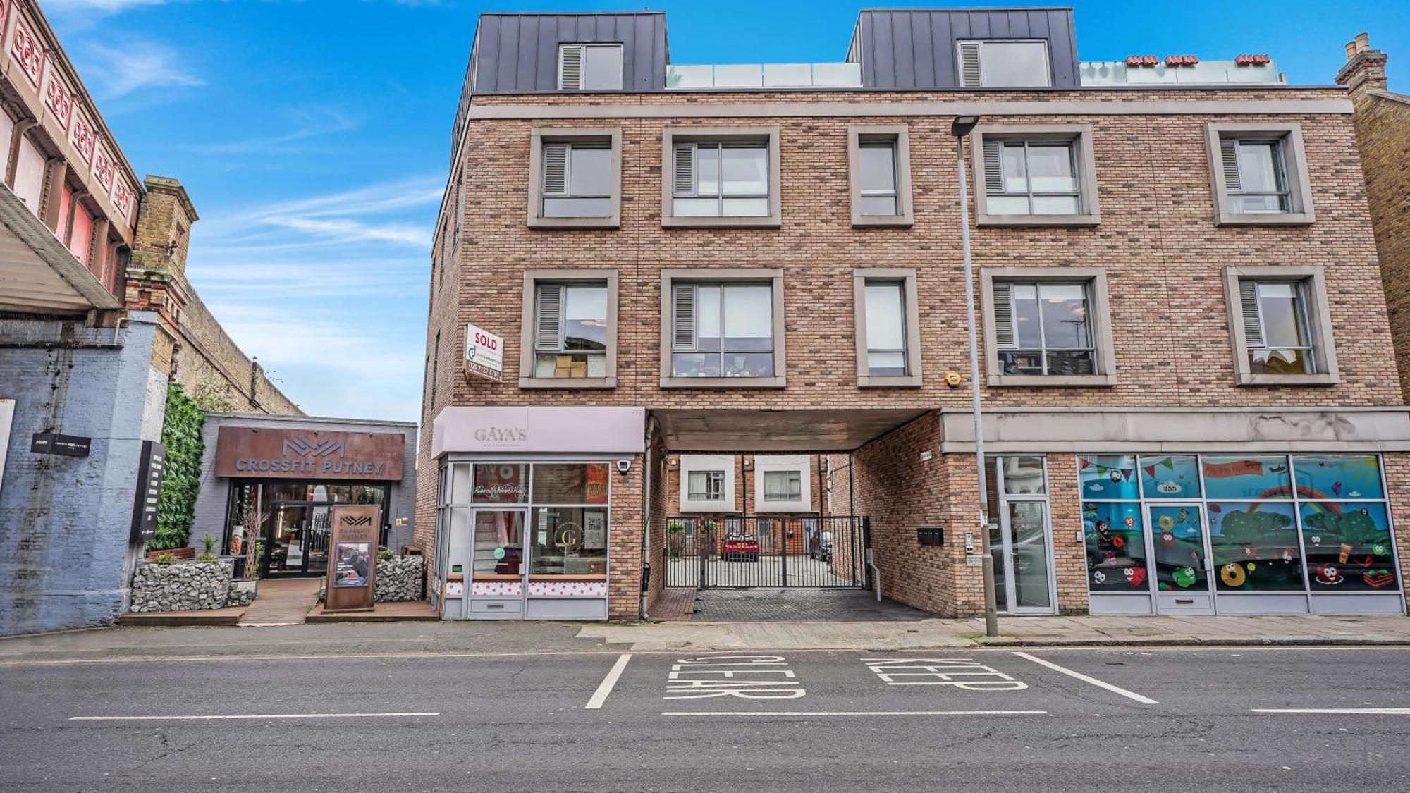 Modern And Spacious Penthouse Apartment In Putney With Free Parking ロンドン エクステリア 写真