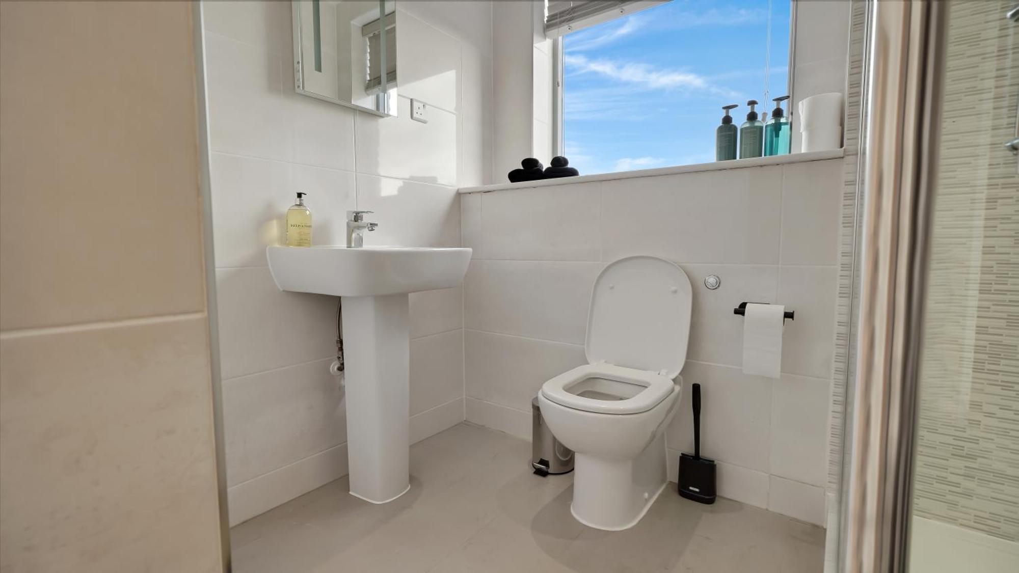 Modern And Spacious Penthouse Apartment In Putney With Free Parking ロンドン エクステリア 写真
