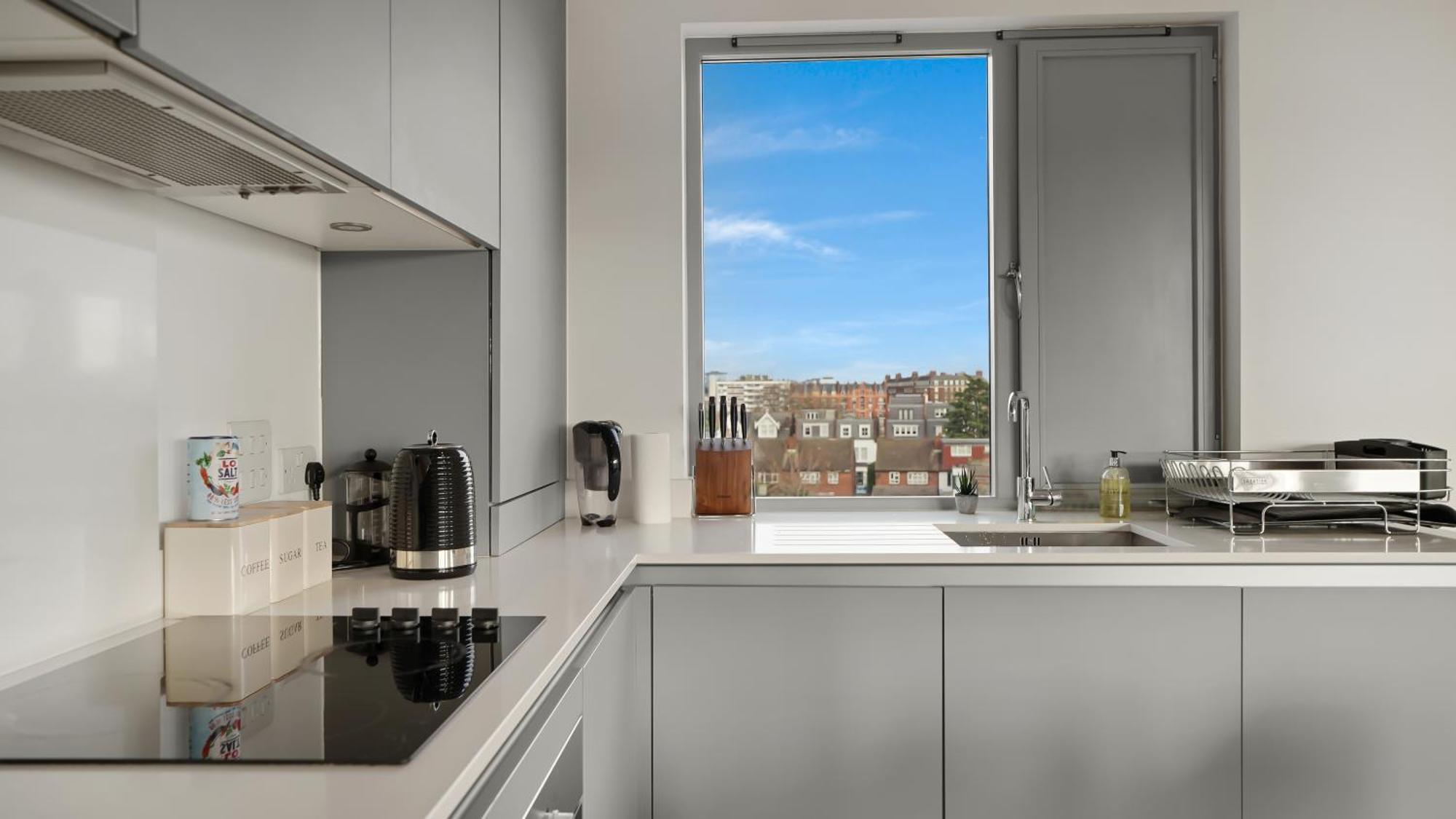 Modern And Spacious Penthouse Apartment In Putney With Free Parking ロンドン エクステリア 写真