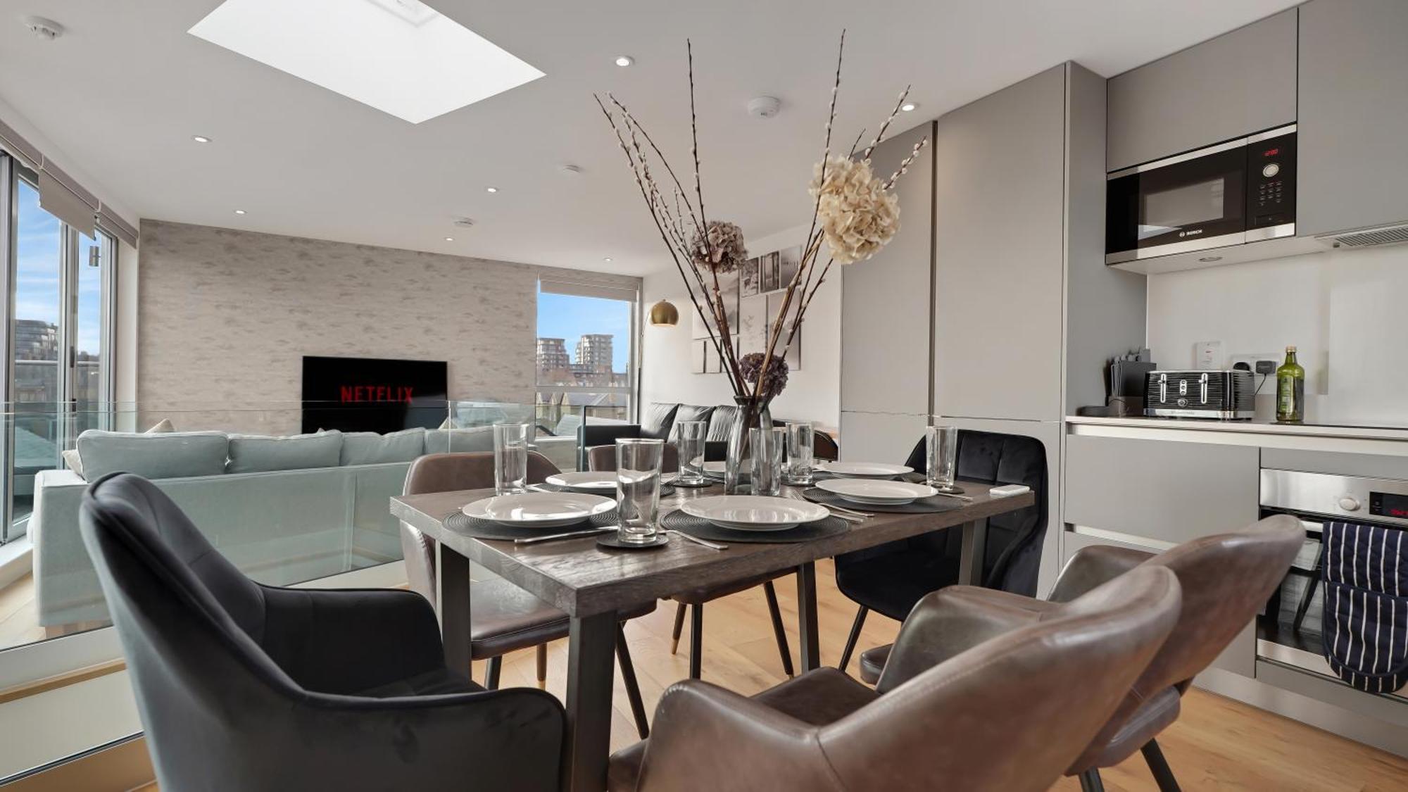Modern And Spacious Penthouse Apartment In Putney With Free Parking ロンドン エクステリア 写真